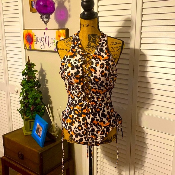 NEW Womens Leopard Print 1Piece, Sz. XL. Lace-up Front & Sides. - Picture 2 of 10